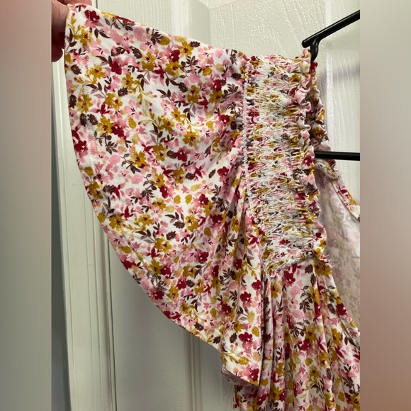 Torrid pink super soft top yellow floral flutter sleeve shirt blouse spring Sz 1 - Picture 3 of 5